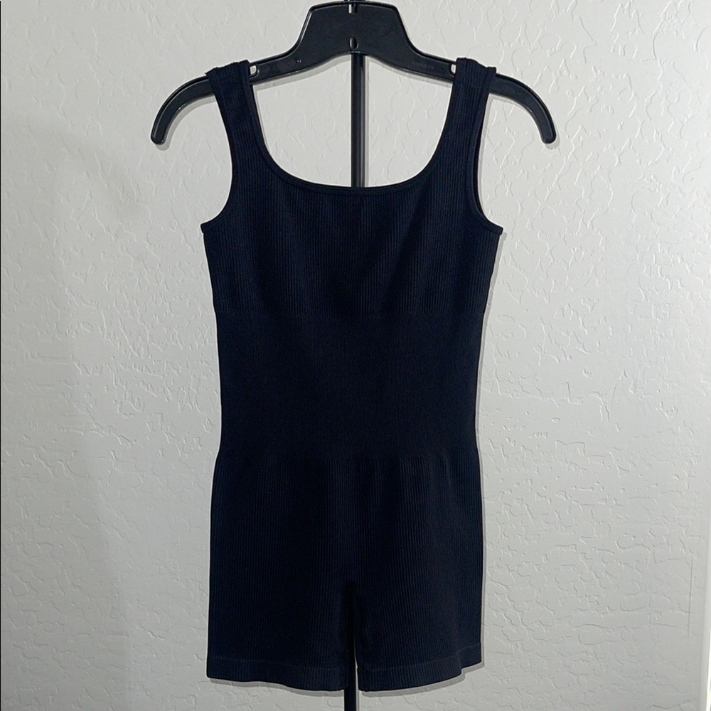 Tummy Control Shaper Active wear. Yoga Seamless 1 Piece Black Romper Shorts Sz S